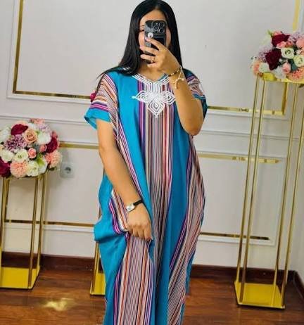 Kandoura marrakchea de color azul elegante - Imagen 2